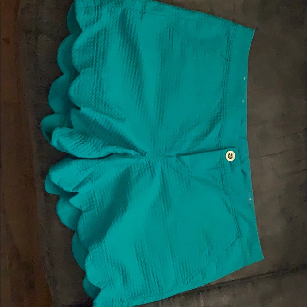 Lilly Pulitzer scallop shorts